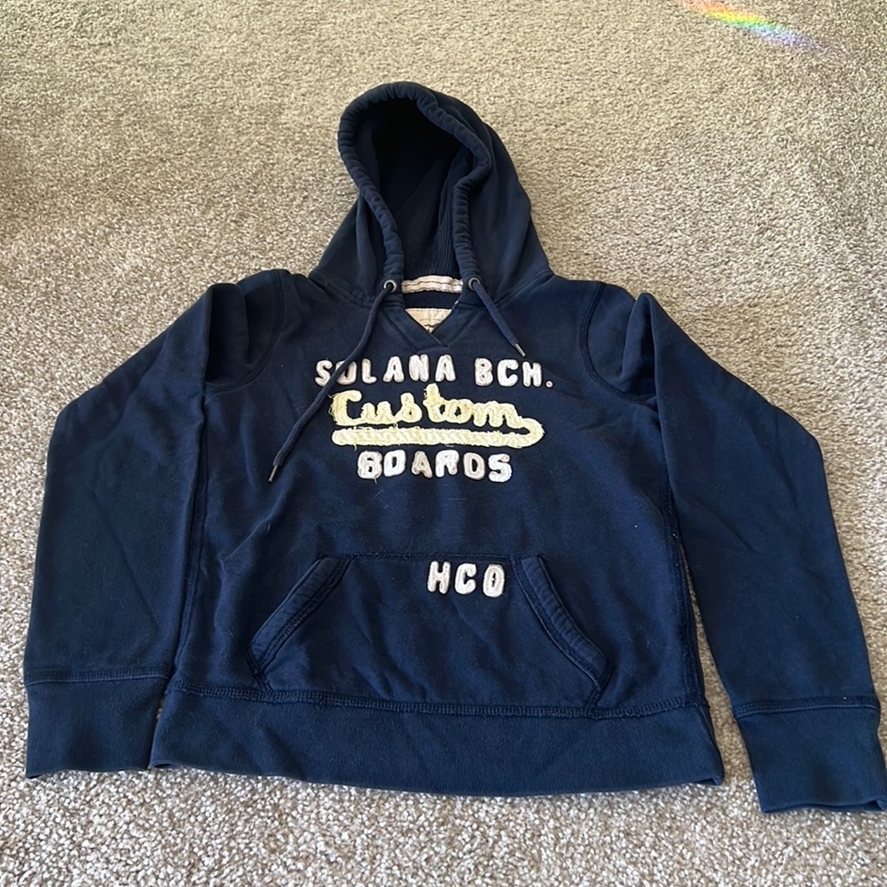 Hollister women’s size medium navy blue pullover hoodie